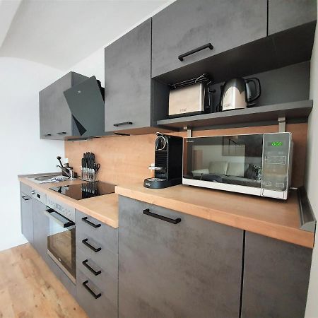 Pb Ferienwohnungen - Fewo 1 - Stilvoll Eingerichtetes Apartment Im Herzen Senftenbergs Dış mekan fotoğraf