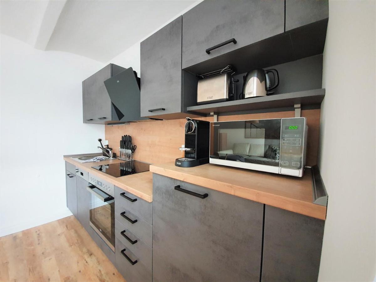 Pb Ferienwohnungen - Fewo 1 - Stilvoll Eingerichtetes Apartment Im Herzen Senftenbergs Dış mekan fotoğraf